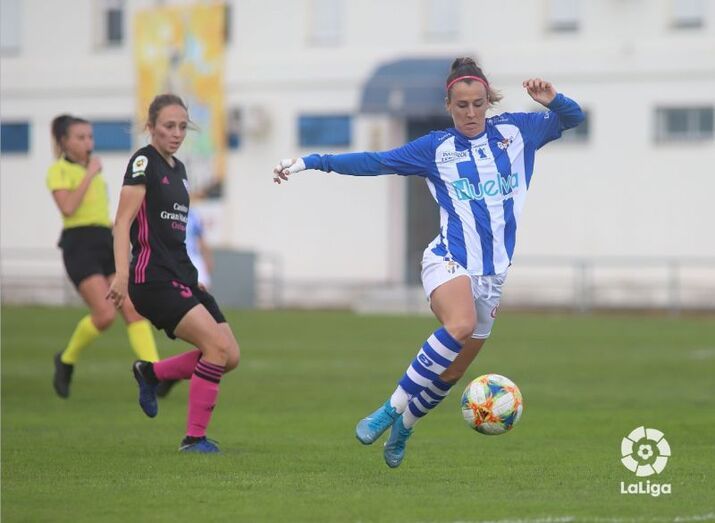 Peiró y Adubea alivian al Sporting (2-0)
