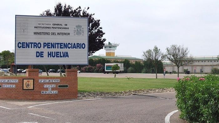 Un interno de la prisión destroza parte de la enfermería y agrede a un trabajador