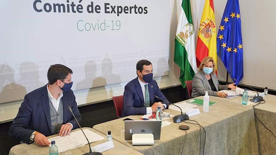 La Junta confirma dos semanas más de confinamiento municipal y cierre parcial de la actividad