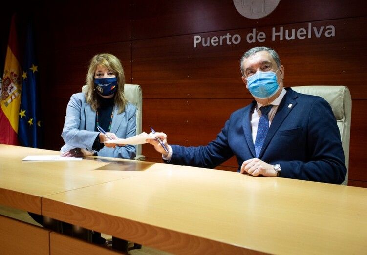 El Puerto de Huelva apoya a la Hermandad de la Cinta para dotar de calzado a las familias más necesitadas