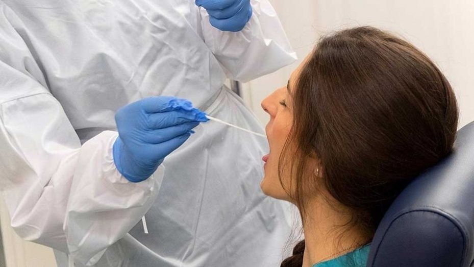 Los positivos en Huelva caen hasta los 24 nuevos casos, la cifra más baja de Andalucía