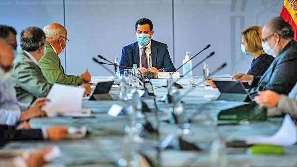 La Junta cierra todos los municipios andaluces y adelanta a las 18.00 horas el cierre de las actividades no esenciales