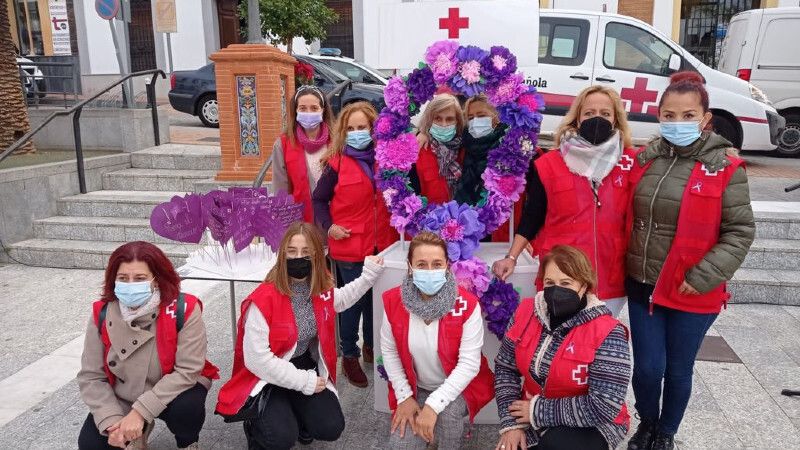 Cruz Roja 'trabaja cada día' contra la violencia de género pero refuerza su agenda por el 25N
