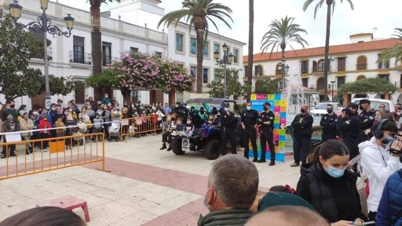 La Policía Local de Lepe realiza una exhibición de perros policías en la localidad