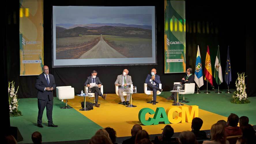 Los médicos andaluces ven crucial su unión para afrontar los retos actuales de la profesión
