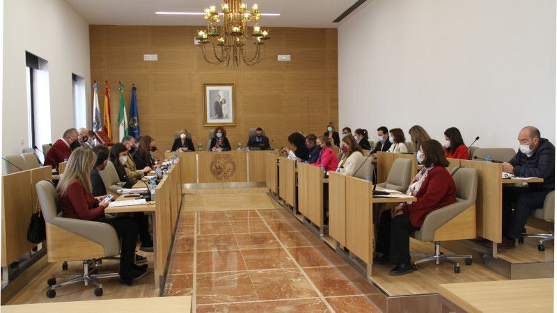 Diputación pide impulsar con fondos Feder la conexión Sevilla-Huelva-Algarve