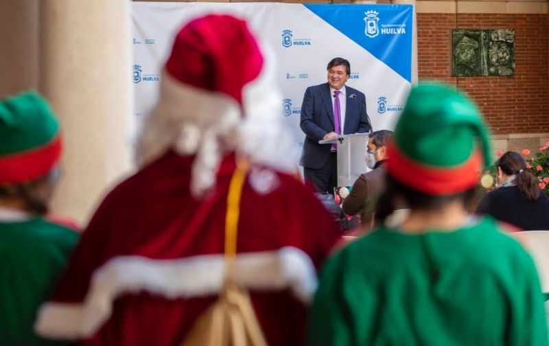 Una pista de hielo, puestos en Santa Fe y zambombas flamencas, entre las 151 actividades de la Navidad en la capital