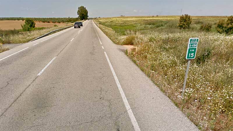 Seis hospitalizados tras chocar frontalmente dos turismos en Almonte