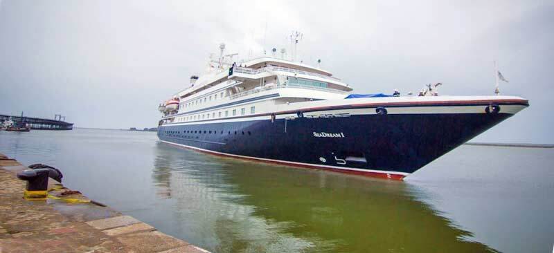 Una empresa de cruceros de lujo visita el Puerto de Huelva como posible escala