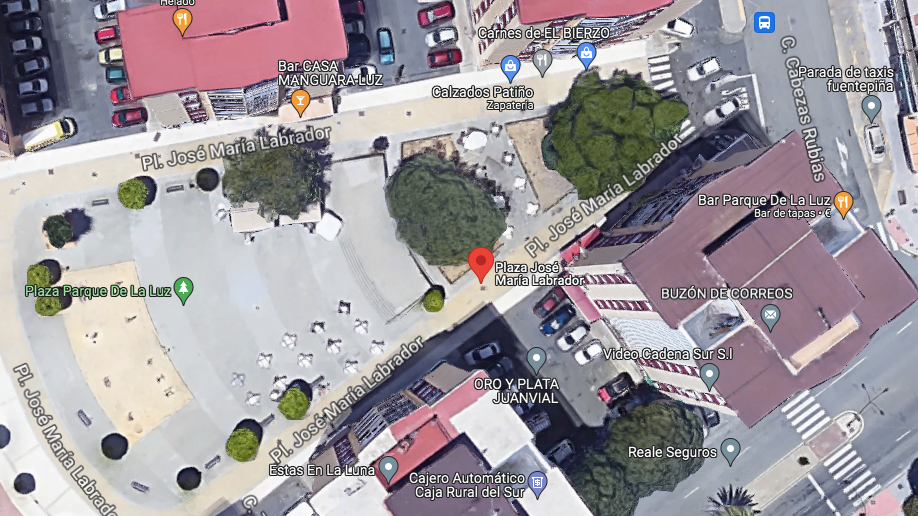 Una persona evacuada al hospital tras el incendio en un bar del Parque de La Luz