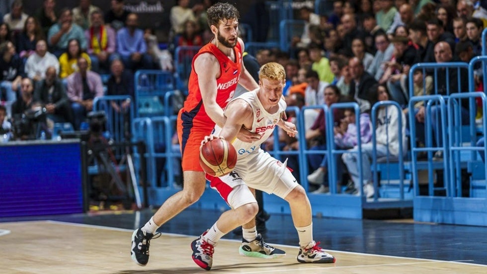 España despierta del sueño a Países Bajos en el último cuarto y sella en Huelva su pase al Mundial (84-72)