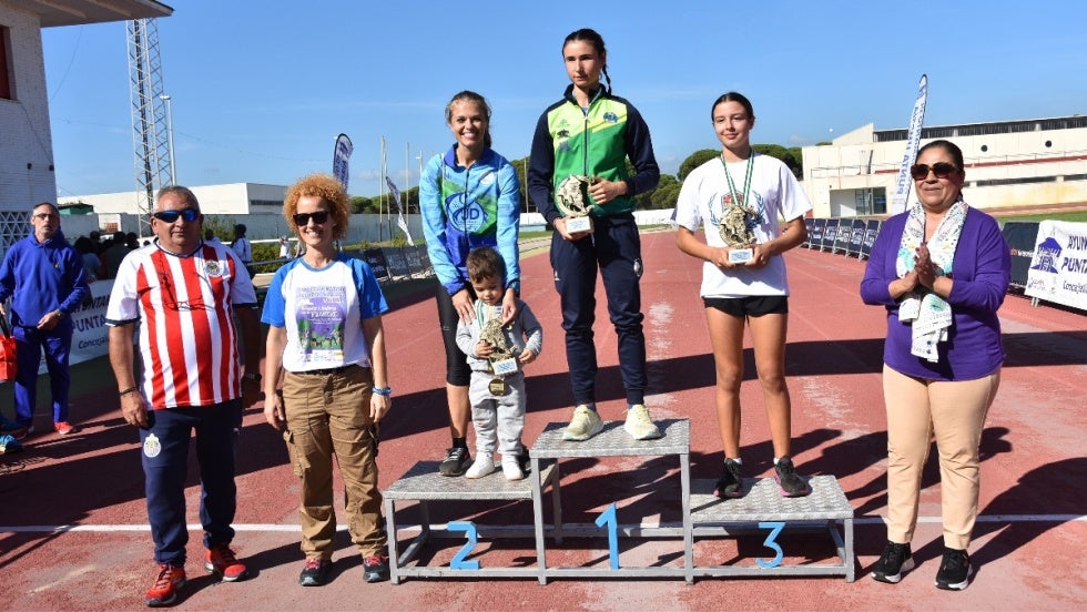 Ismael Contreras y Paula Rodríguez ganan el Cros Solidario de Aro Punta Umbría