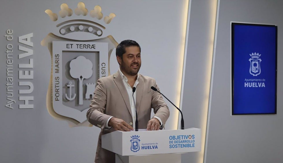 El Ayuntamiento califica de 'traición' a Huelva el apoyo de la Junta a Sevilla y el PP dice que son los criterios del Gobierno central los que excluyen a la provincia