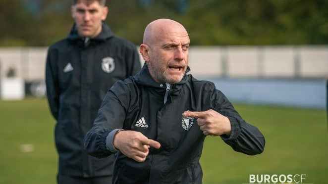 Julián Calero: ·No vamos a hacer 800 kilómetros de ida y 800 de vuelta para regalarle nada al Recre'
