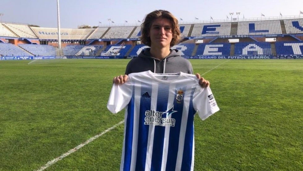 ‘Toli’, jugador del Recreativo Juvenil A, convocado por Ucrania Sub 19