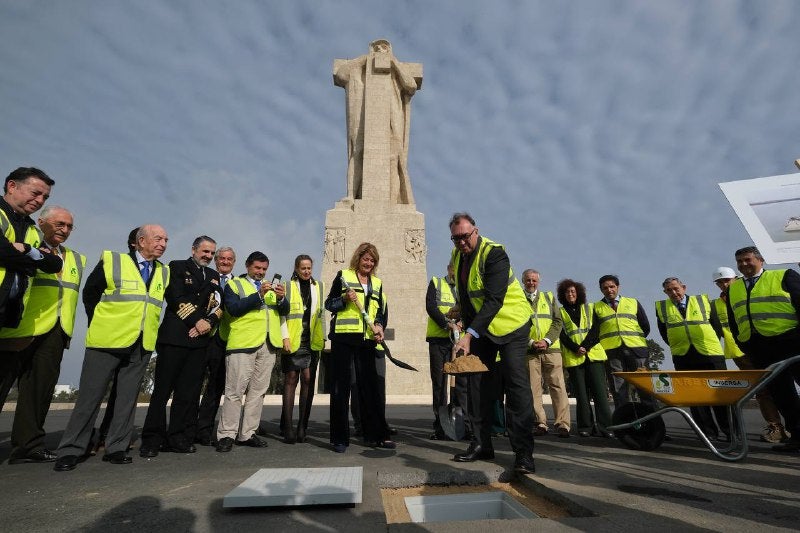 El Puerto de Huelva coloca la primera piedra de las obras de remodelación del entorno del Monumento a Colón