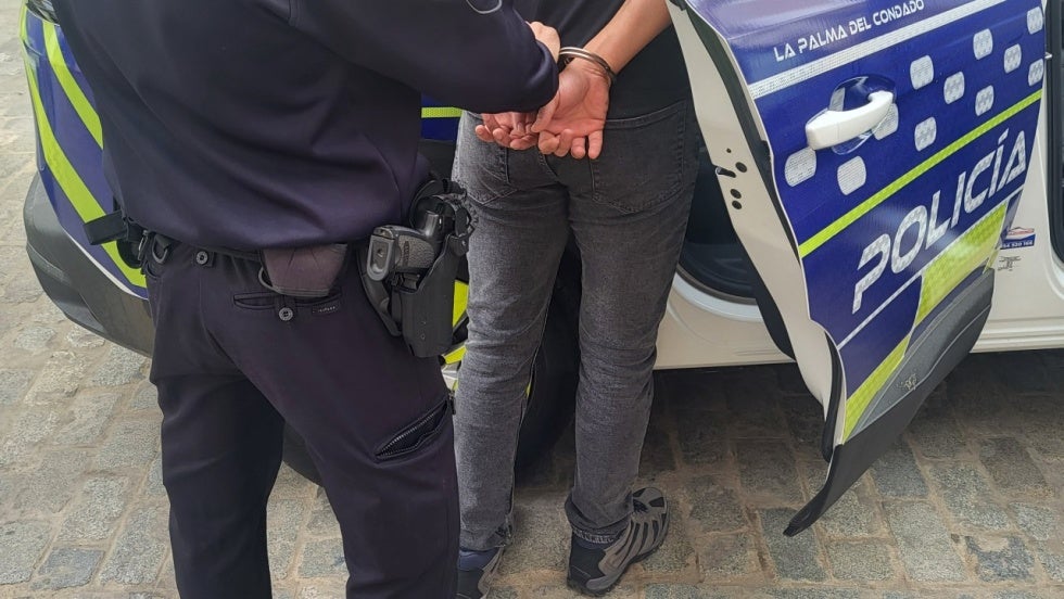 Arrestan en La Palma del Condado a un individuo huido de la justicia hace dos años y con seis órdenes judiciales