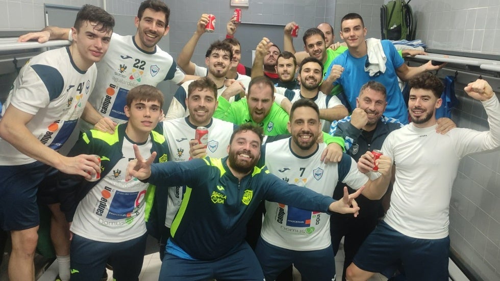 El líder Aguilar tumba en la segunda mitad al PAN Moguer (25-19)