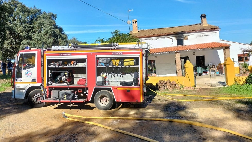 Extinguen el incendio declarado en una vivienda de una finca de Cortegana