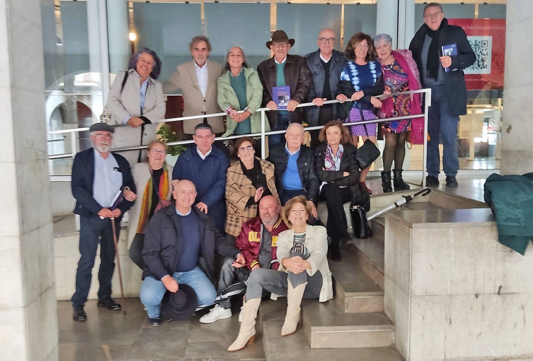 Un libro rescata 50 años después el esplendor escénico del grupo de teatro 'La Garrocha'