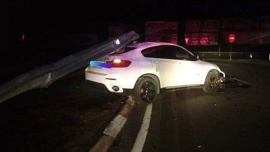 Da positivo en las pruebas de alcoholemia tras atravesar la rotonda de Cardeñas con su vehículo