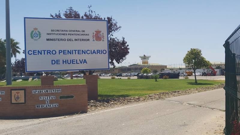 Un preso clava 'un pincho carcelario' a un funcionario cuando intervenía para disolver una pelea