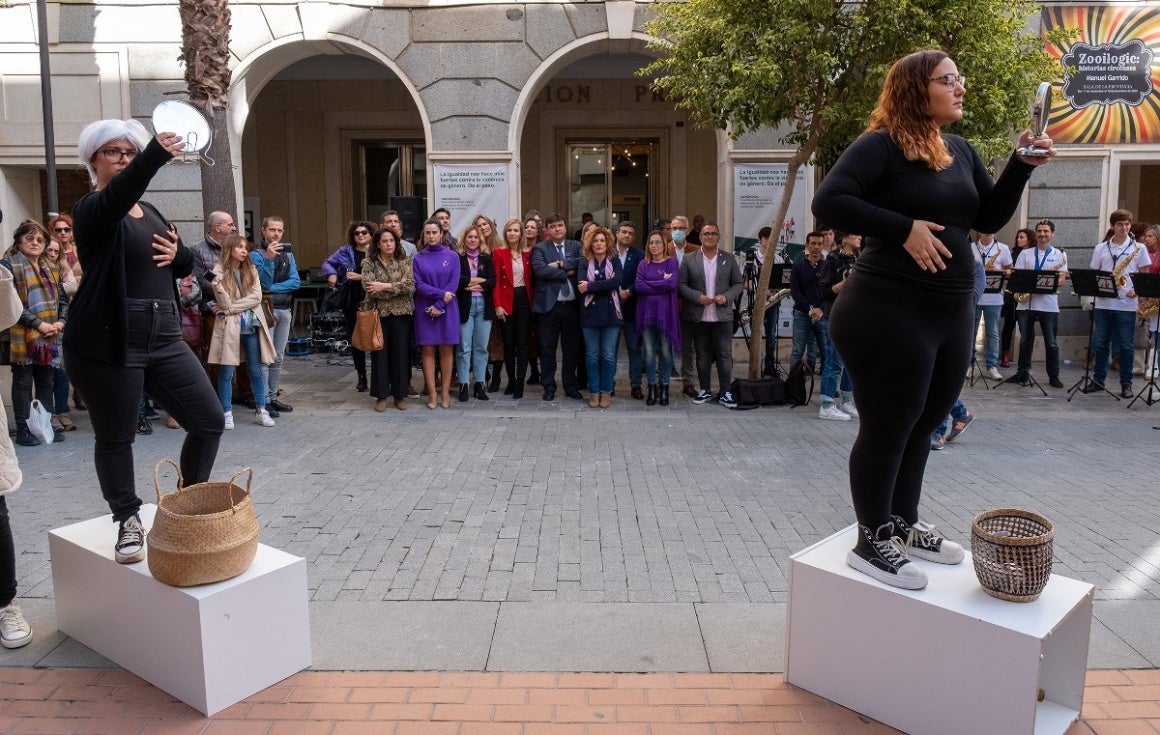 Unidad institucional y rechazo a la violencia de género en la conmemoración del 25N en Huelva