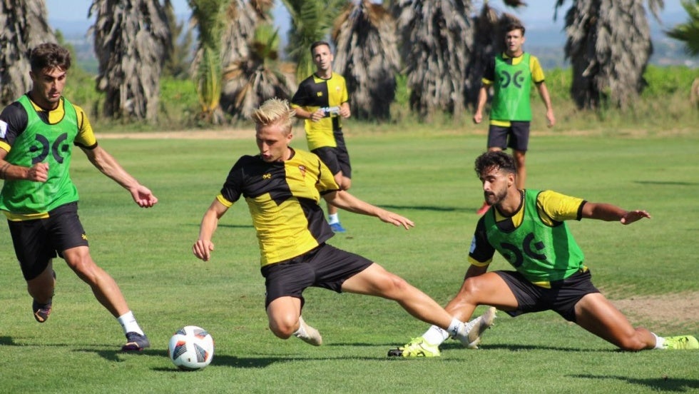 Joel y Marrufo, chicos para todo en el San Roque