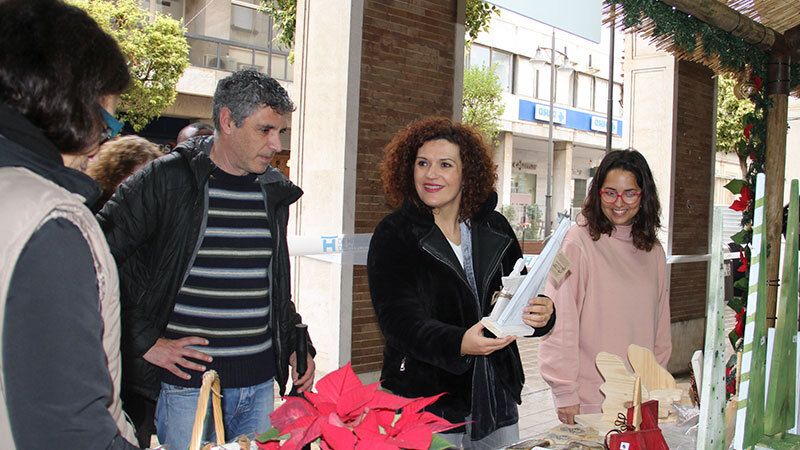 El Mercadillo de ONG y asociaciones encuentra su espacio de difusión en los soportales de la Gran Vía