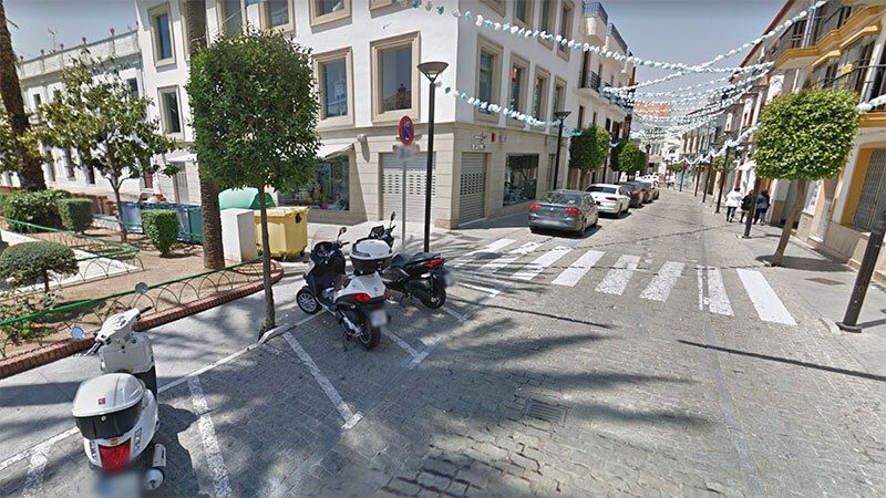 Un policía fuera de servicio detiene en Lepe a un delincuente habitual que acababa de robar en dos comercios