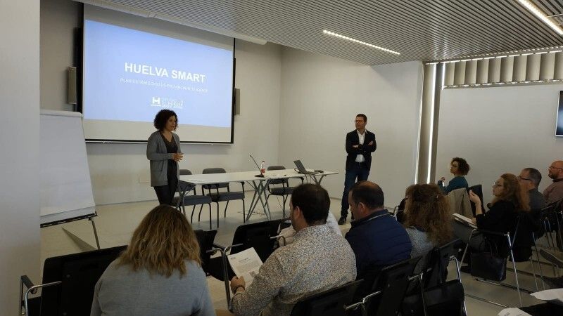 Diputación promueve la capacitación en liderazgo de los alcaldes y alcaldesas al servicio de la innovación