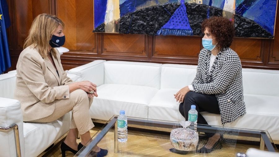 Las presidentas del Puerto y la Diputación se comprometen a trabajar juntas por Huelva