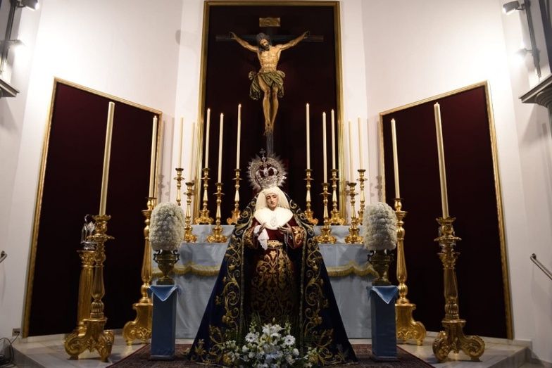 Veneración distinta, la devoción de siempre