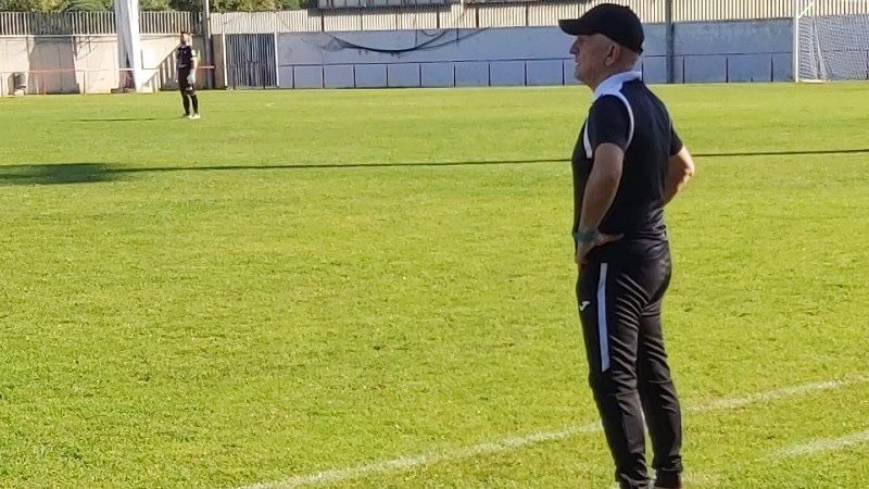 El Cartaya retiene el liderato (2-2), al que se acerca el Atlético Onubense (0-2)