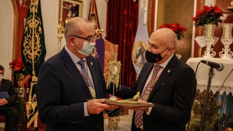 Emigrantes rinde homenaje a Inocencio Forcén en la toma de posesión del nuevo presidente y miembros de la junta de gobierno