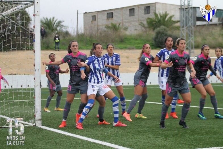 El primer triunfo liguero del Sporting Huelva vale su peso en oro (1-0)
