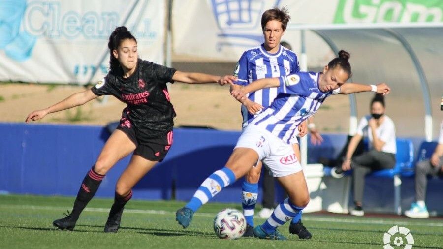 La fortuna es esquiva con un buen Sporting Huelva (0-1)