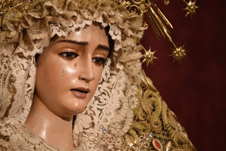 Veneración distinta, la devoción de siempre