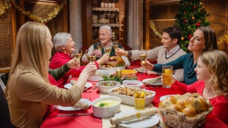 Este miércoles se sabrá si las reuniones familiares y sociales de Navidad se limitan a seis personas o se amplían a diez