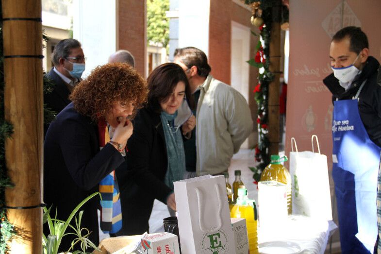 Ya se puede visitar la muestra de aceite, quesos y conservas en los soportales de Gran Vía