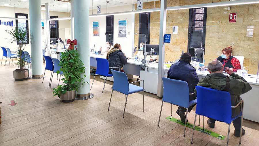Aguas de Huelva sigue apostando por la cercanía al cliente con el programa 'Contigo'