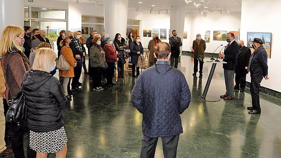 El obispo y Caja Rural del Sur elogian la labor benéfica de Alfonso Aramburu