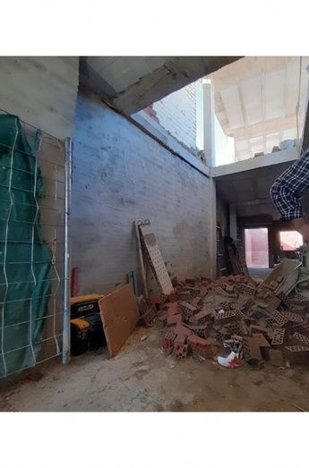 Dos heridos en Villalba tras derribarse un muro