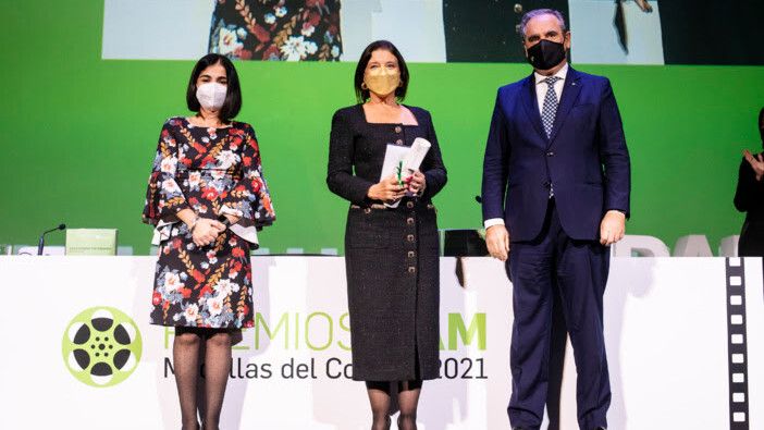 La farmacia española entrega a título póstumo su medalla a Francisco Peinado