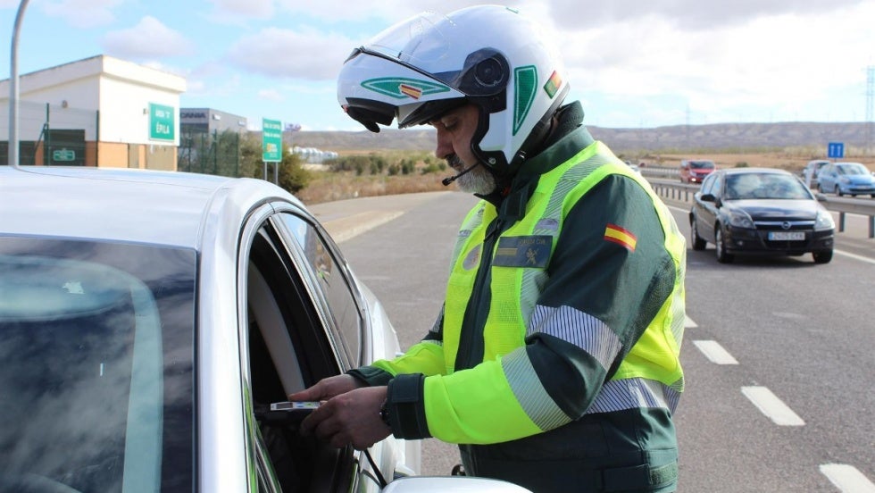 La DGT inicia una nueva campaña de control y vigilancia del consumo de alcohol y drogas al volante