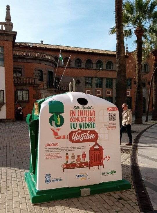 Campaña para concienciar sobre la importancia de reciclar envases de vidrio en Navidad