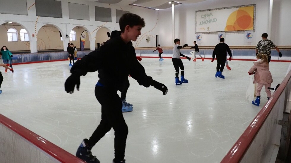 Veinte días para disfrutar de la pista de patinaje sobre hielo en Palos de la Frontera
