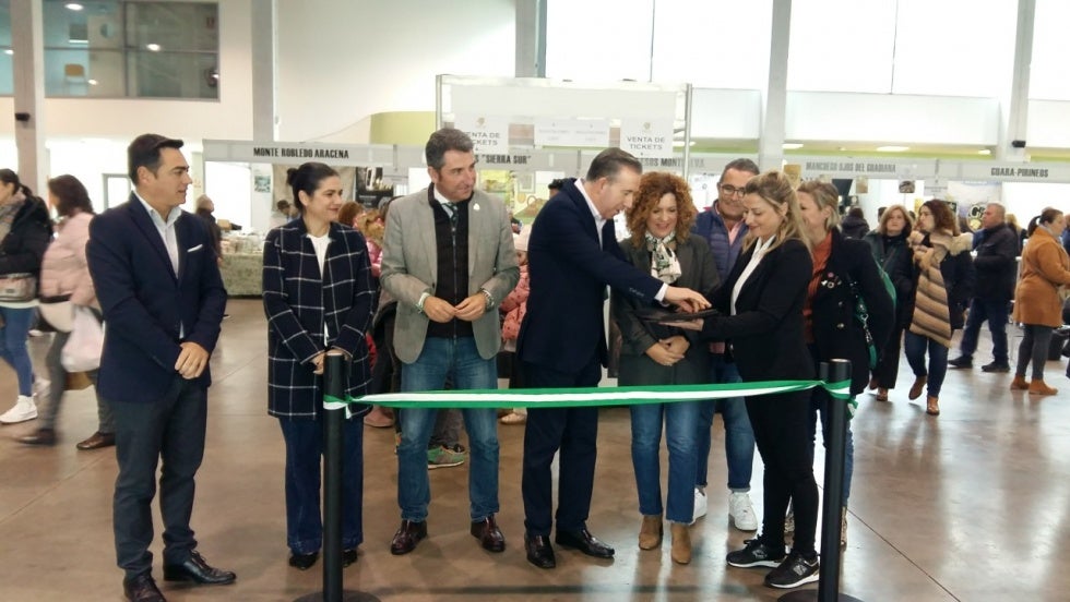 El XX Mercado del Queso Artesano de Aracena reúne lo mejor del sector