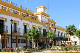 El runrún: La misteriosa campaña que intriga a Huelva
