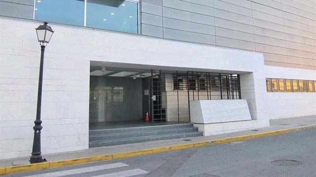 Seis meses más de instrucción para el doble crimen de Almonte